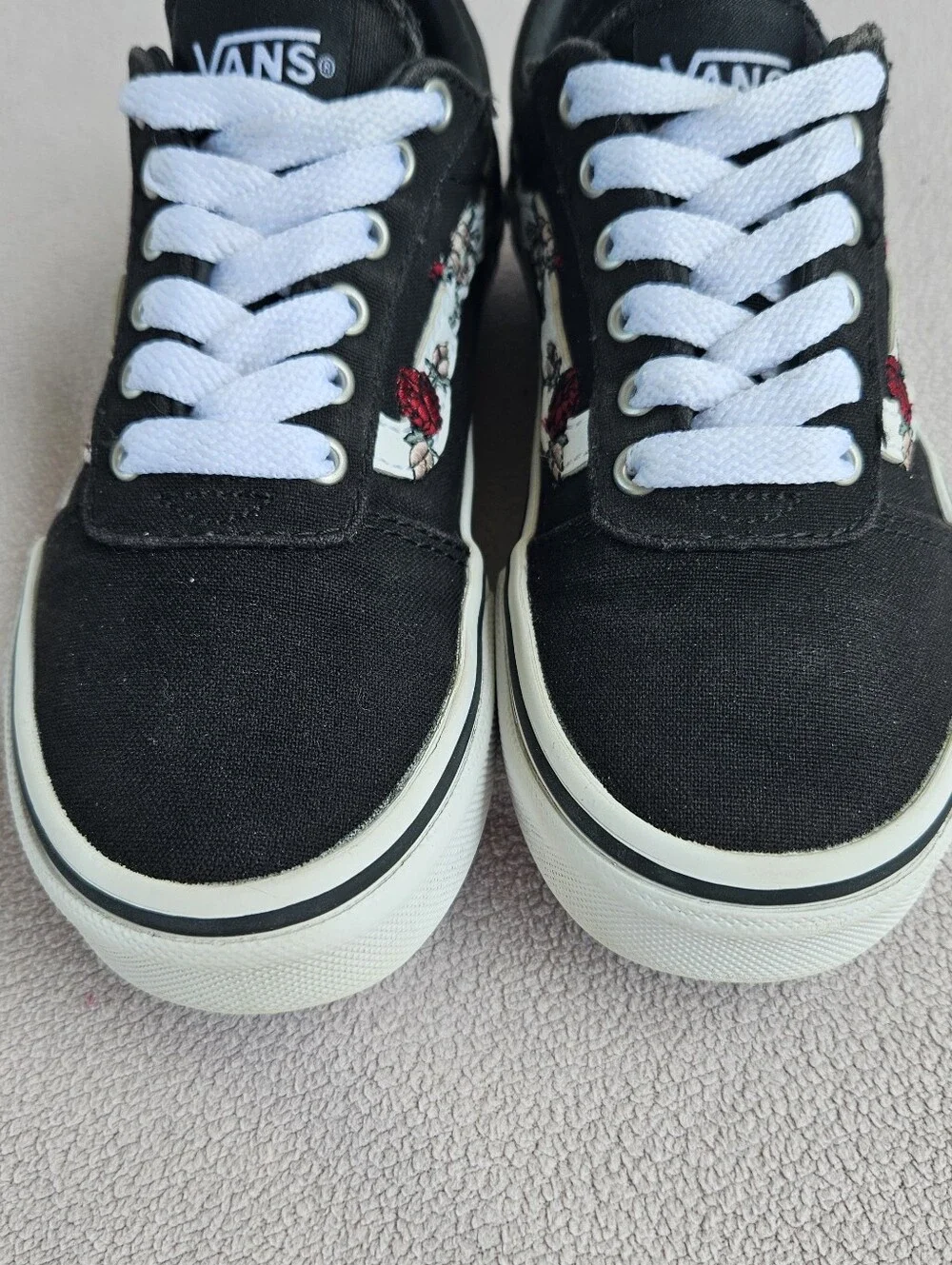 Vans Ward Child SZ 12 Missy Black Rose Floral Canvas Skate Shoe Sneakers 500714